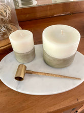 Cargar imagen en el visor de la galería, Apaga Vela Dorado Madera