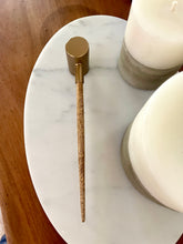 Cargar imagen en el visor de la galería, Apaga Vela Dorado Madera