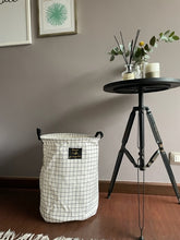 Cargar imagen en el visor de la galería, Cesta Redonda Cuadros