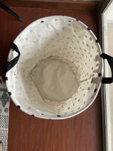 Cargar imagen en el visor de la galería, Cesta Redonda Puntos