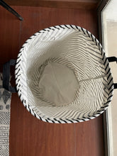 Cargar imagen en el visor de la galería, Cesta Redonda Rayas