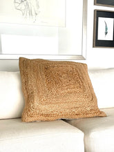 Cargar imagen en el visor de la galería, Cojín Delhi 52x52 cms