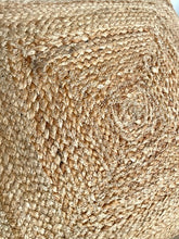 Cargar imagen en el visor de la galería, Cojín Delhi 52x52 cms