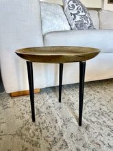 Cargar imagen en el visor de la galería, Mesa Dorada Baja