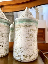 Cargar imagen en el visor de la galería, Jarrón con Tapa Gres