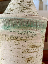 Cargar imagen en el visor de la galería, Jarrón con Tapa Gres