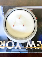 Cargar imagen en el visor de la galería, Velón en Cuenco Hormigón